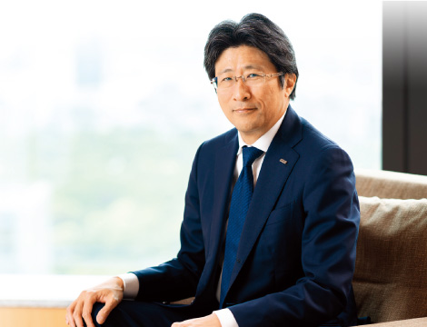 photo:Member of the Board of Directors President & Group CEO Mizuho Financial Group